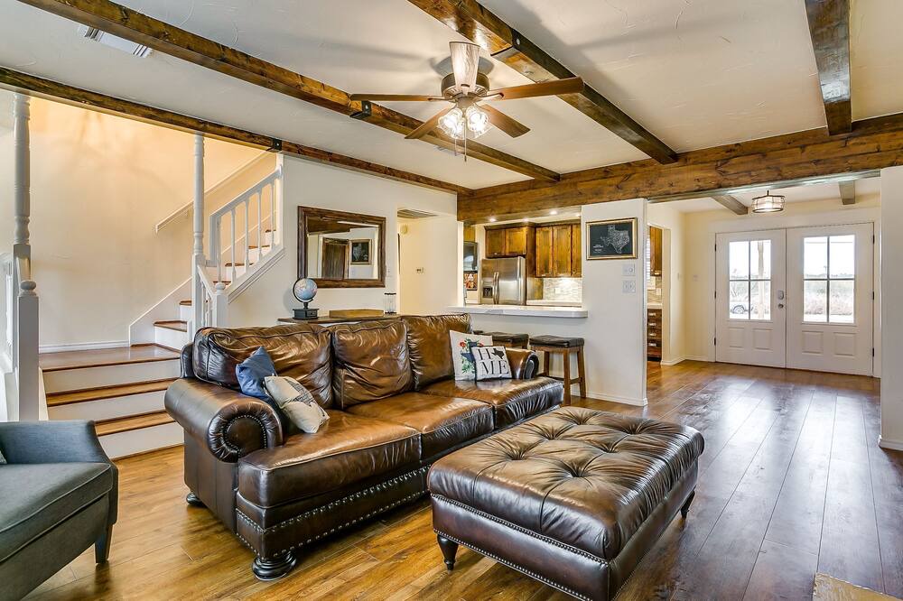 Photo of Livingroom in Dennis