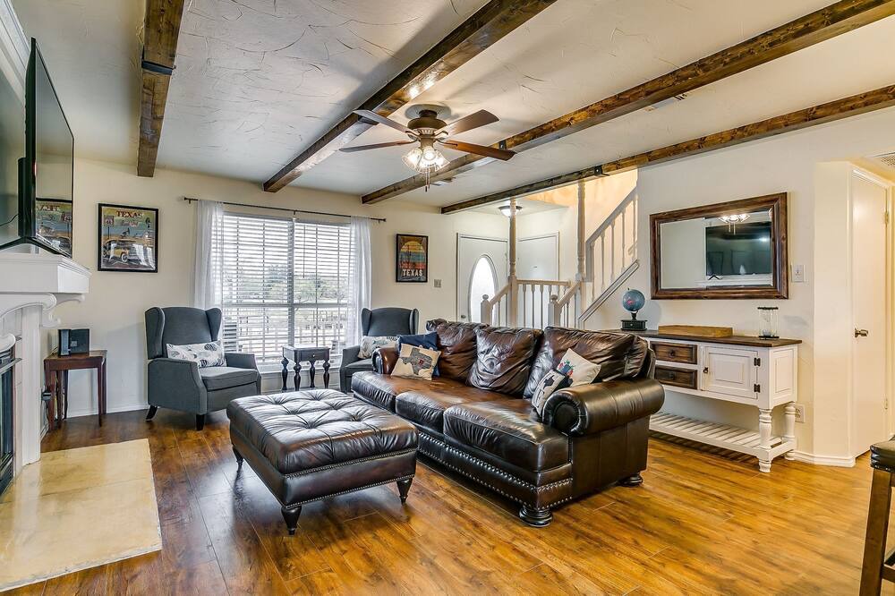 Photo of Livingroom in Dennis