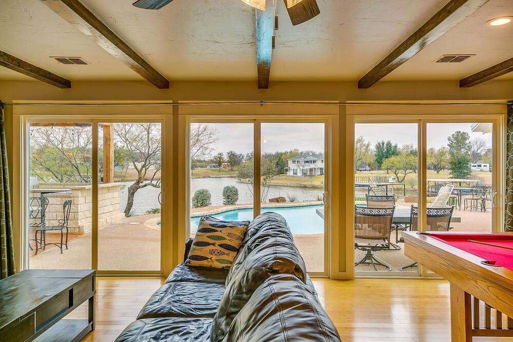 Photo of Livingroom in Dennis
