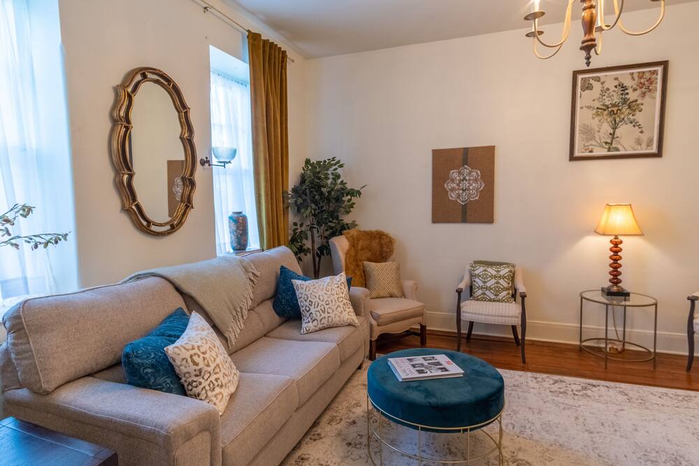 Photo of Livingroom in Madison