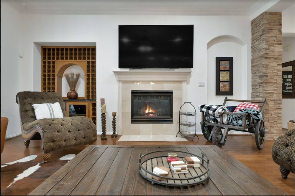 Photo of Livingroom in Panther Creek