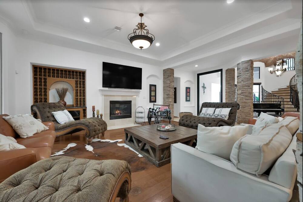 Photo of Livingroom in Panther Creek