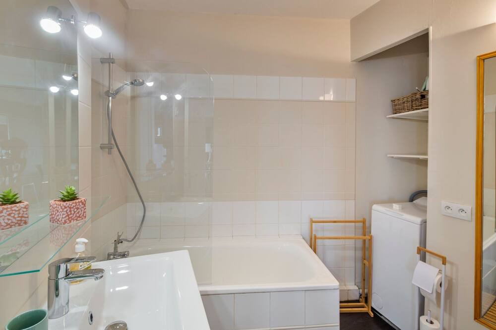 Photo of Bathroom in Bourg-l'Eveque
