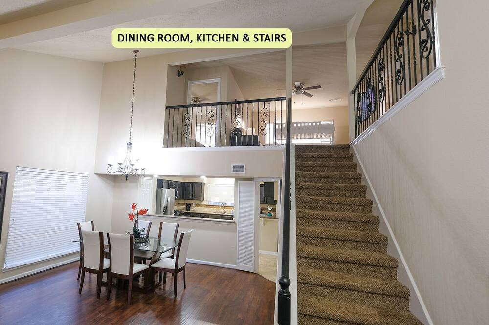 Photo of Livingroom in Missouri City