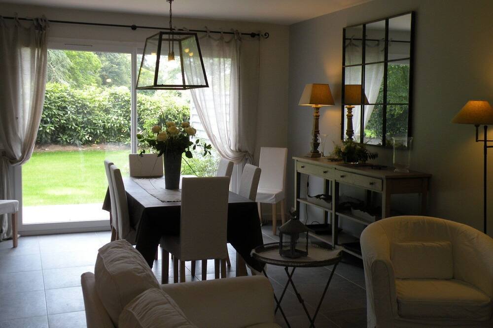 Photo of Livingroom in Sainghin-en-Melantois