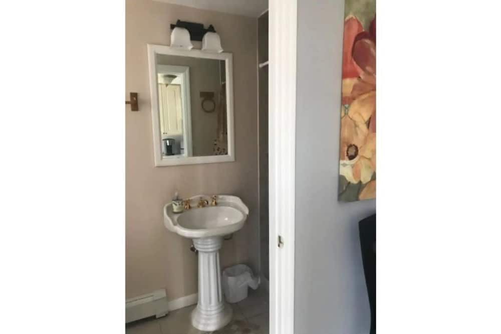 Photo of Bathroom in Central Nyack
