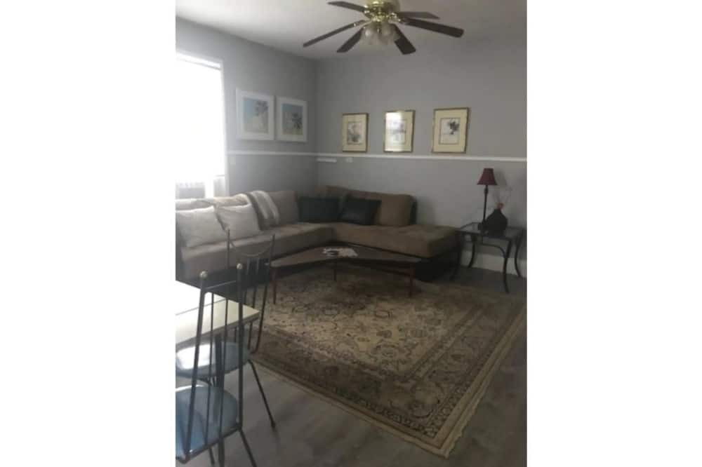 Photo of Livingroom in Central Nyack