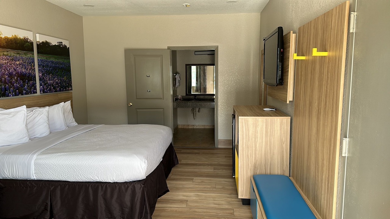 Photo of Bedroom in Kenedy