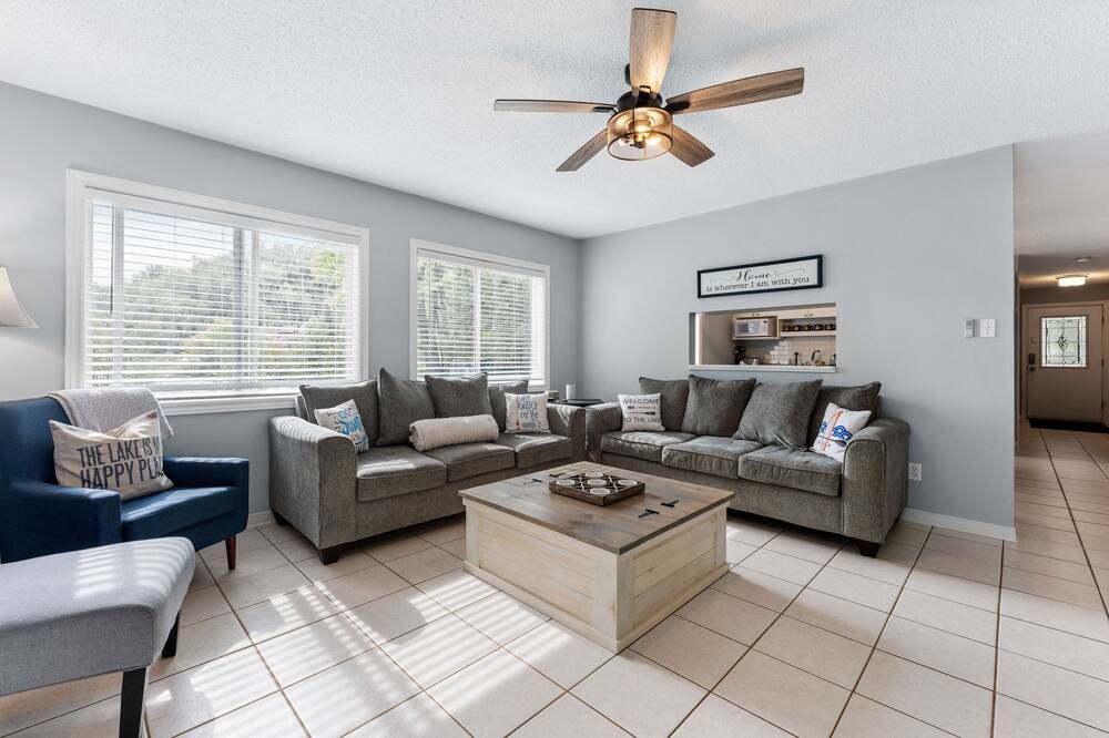 Photo of Livingroom in Hastings Highlands