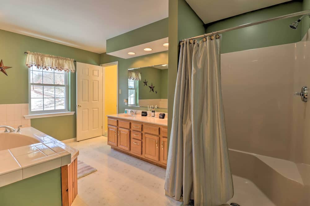 Photo of Bathroom in White Haven