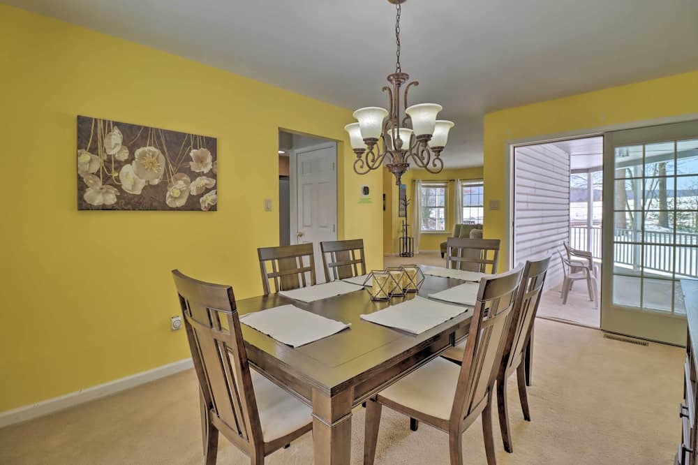 Photo of Bedroom in White Haven