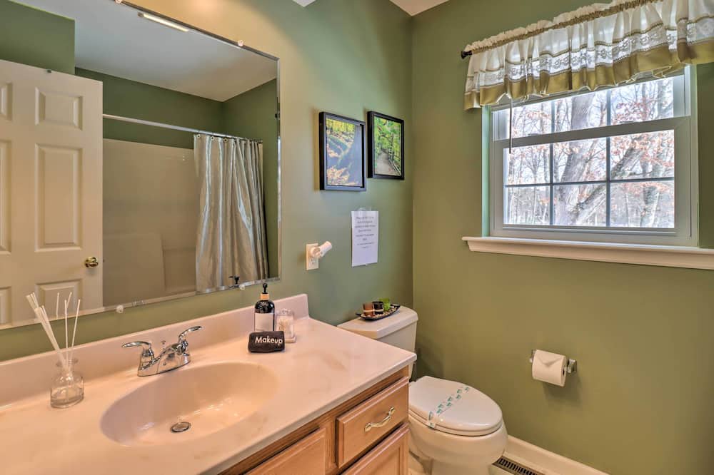 Photo of Bathroom in White Haven