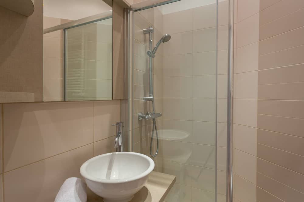 Photo of Bathroom in Carnot - Gailleton