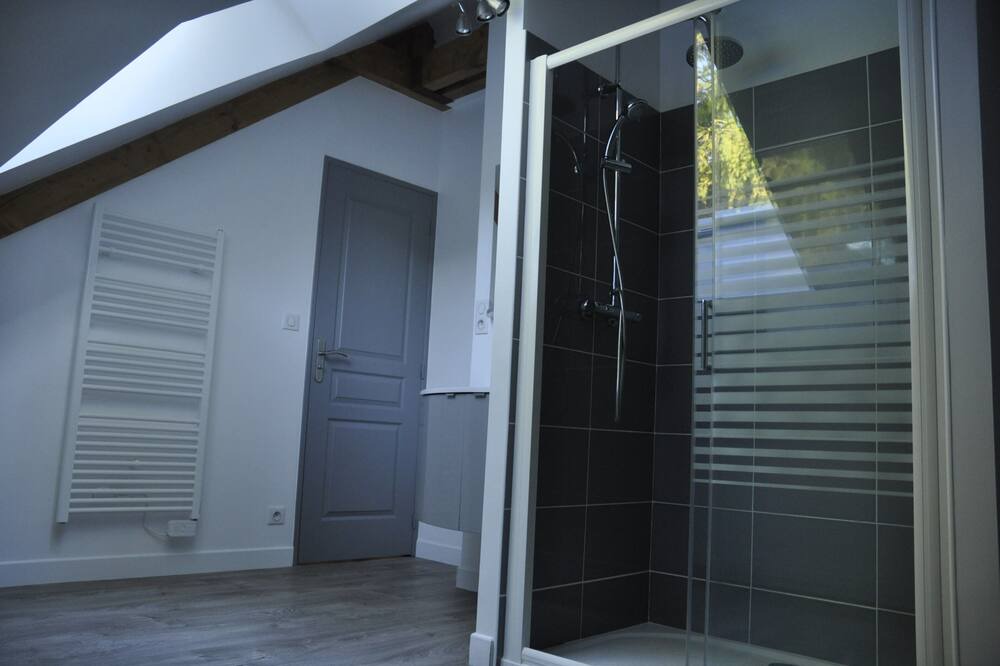 Photo of Bathroom in Fontaine-sur-Ay