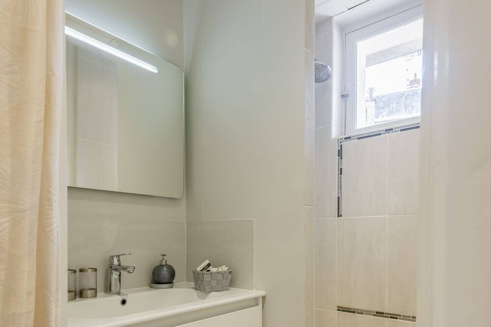 Photo of Bathroom in Loches