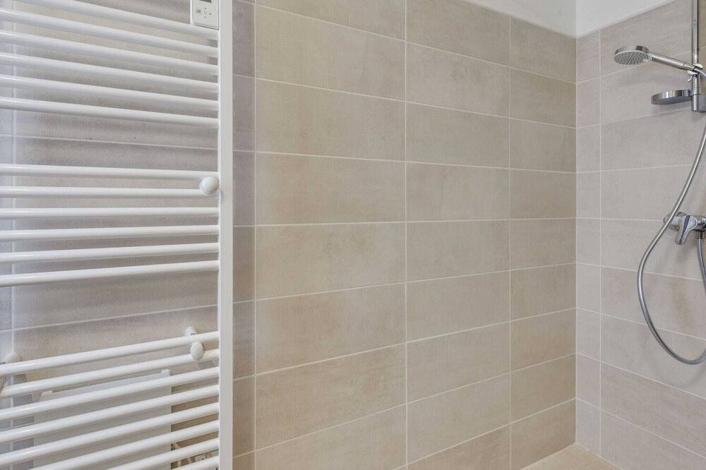 Photo of Bathroom in Estagel