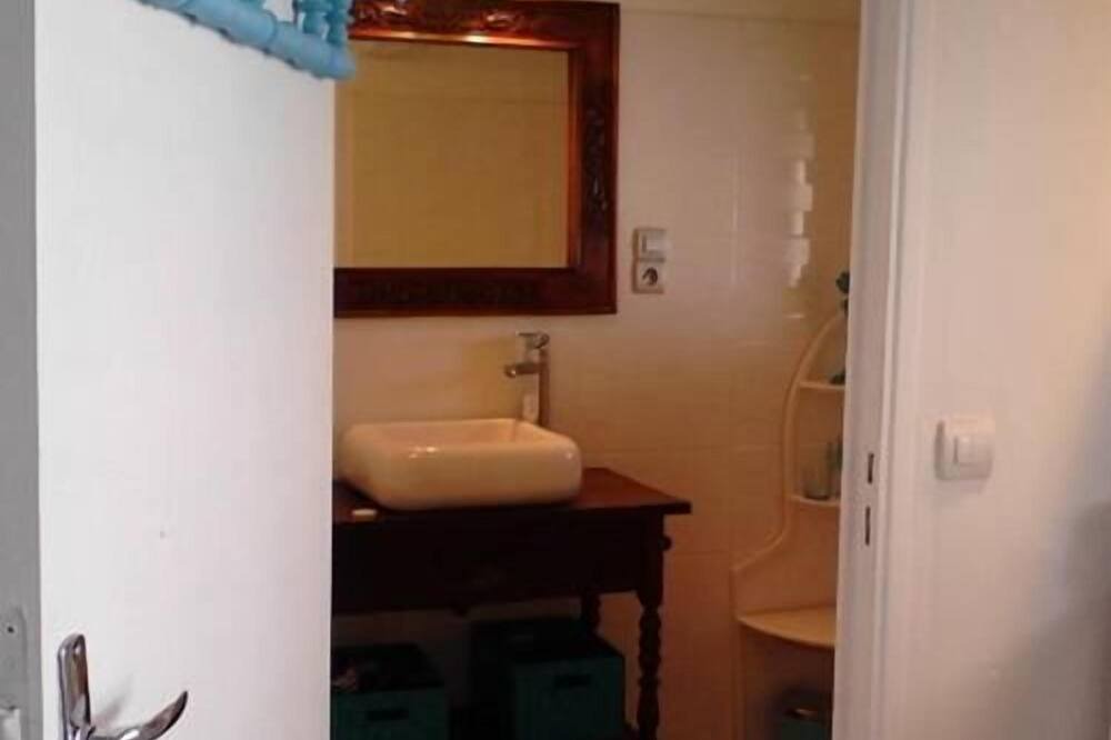 Photo of Bathroom in Anatole France