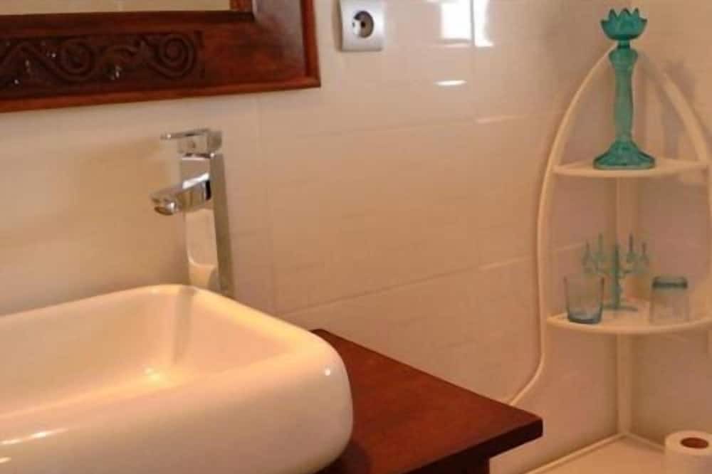 Photo of Bathroom in Anatole France