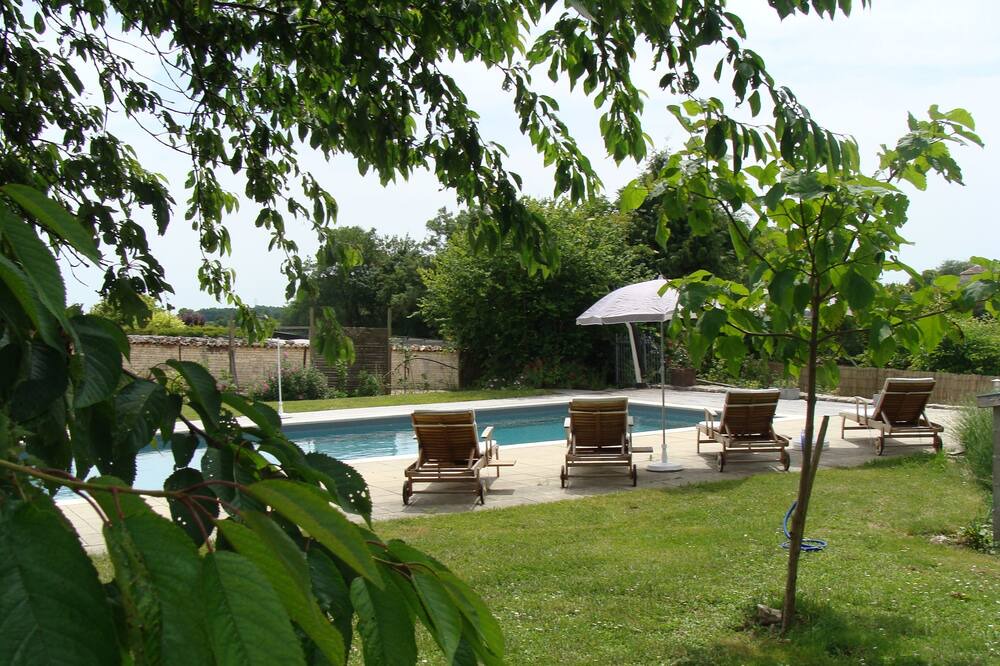 Photo of Outdoor in Echallat