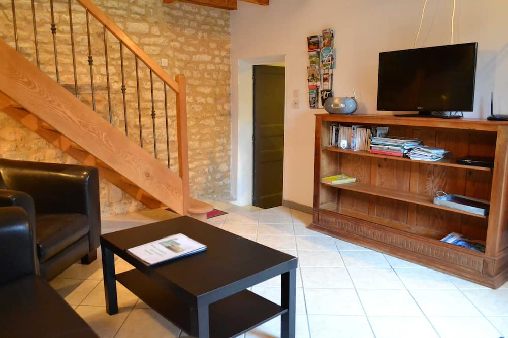 Photo of Livingroom in Echallat