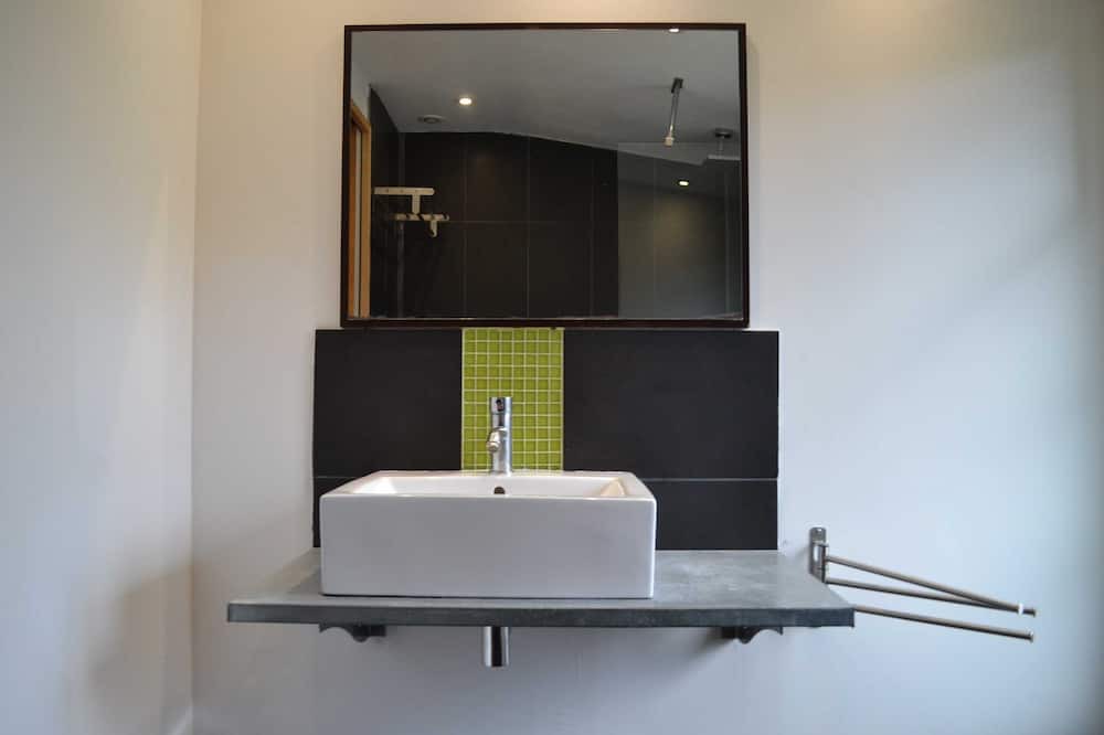 Photo of Bathroom in Echallat