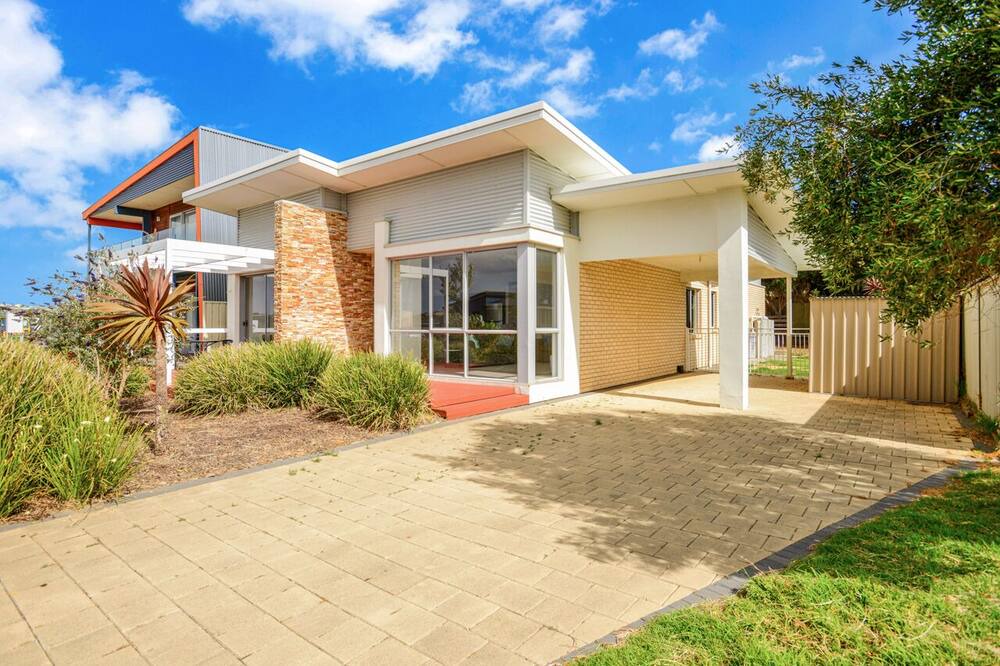 Photo of Others in Hayborough