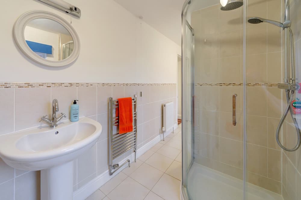 Photo of Bathroom in Ford