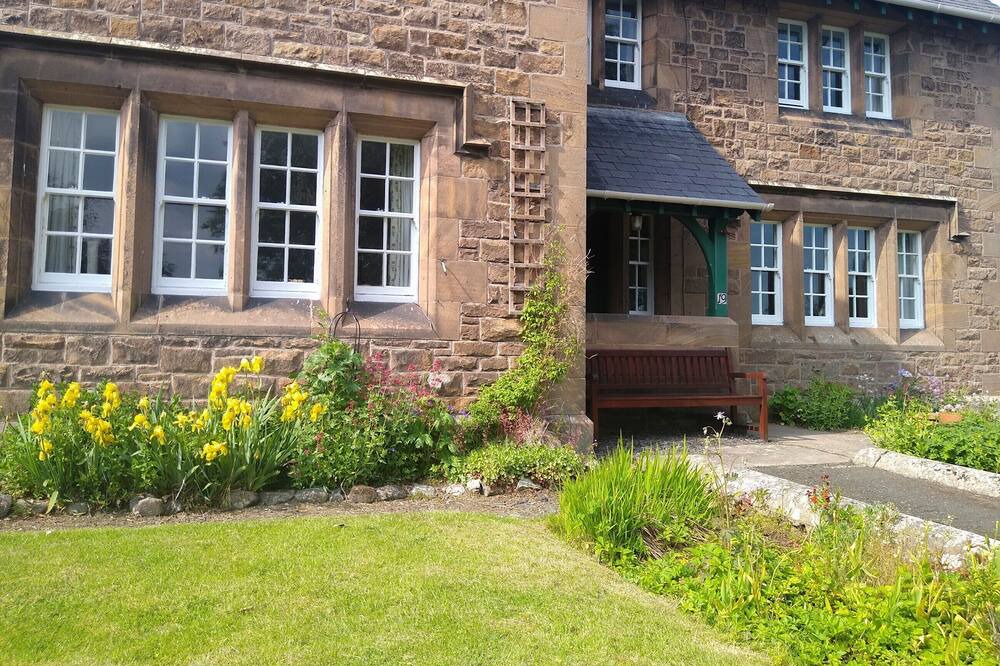 Photo of Outdoor in Ford