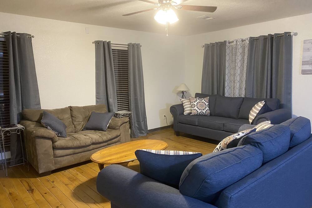 Photo of Livingroom in Quinlan