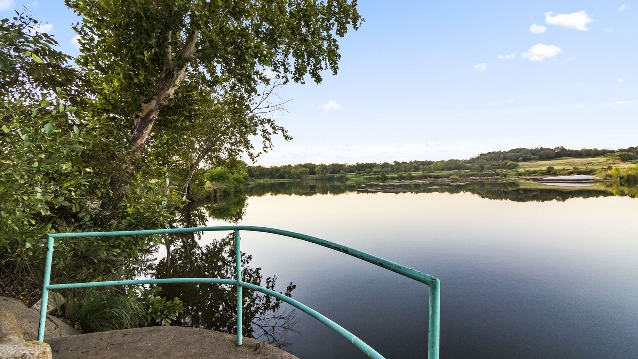 Photo of Outdoor in Cottonwood Shores