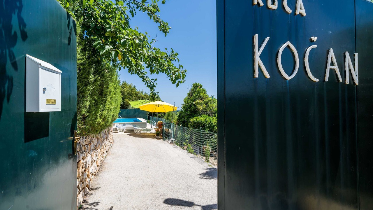 Photo of Outdoor in urinici