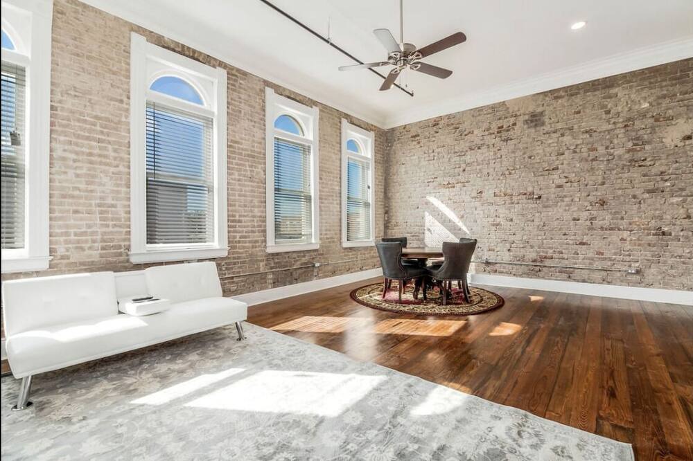 Photo of Bedroom in Crowley