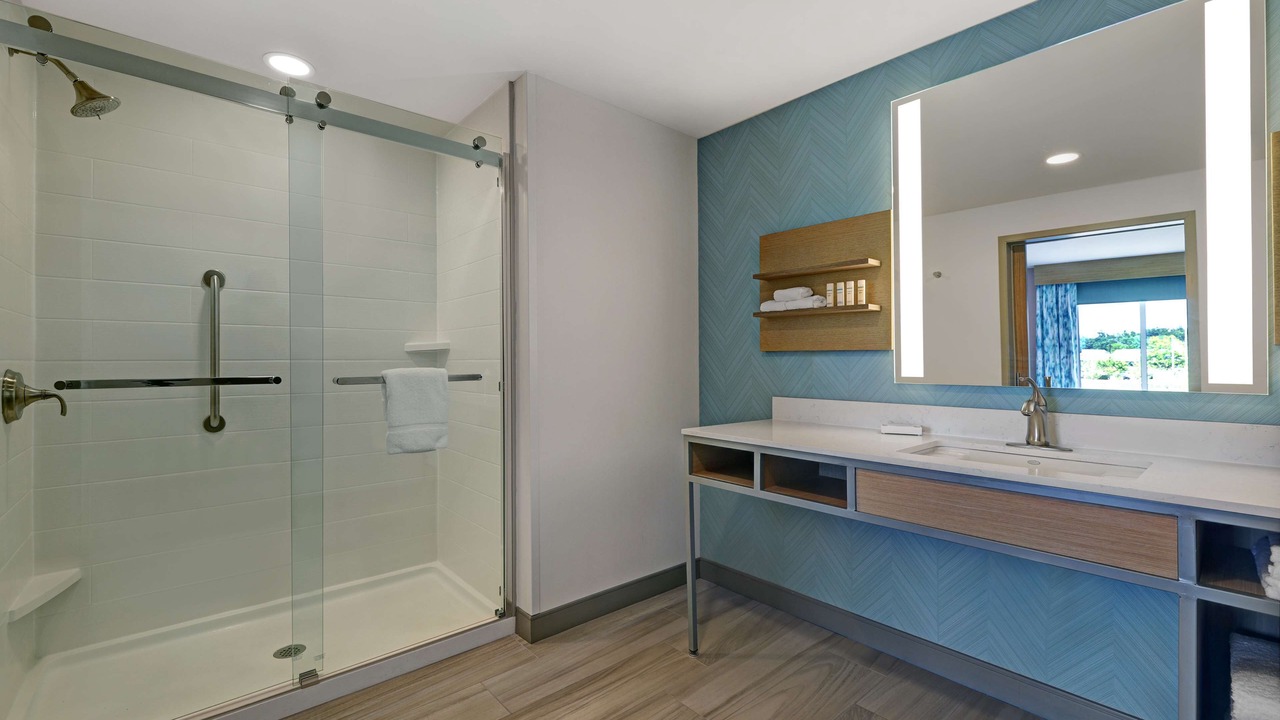 Photo of Bathroom in Lakeview