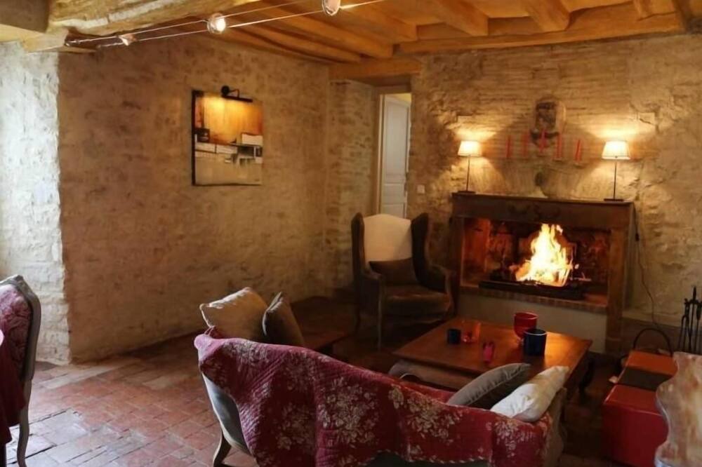 Photo of Livingroom in Chammes