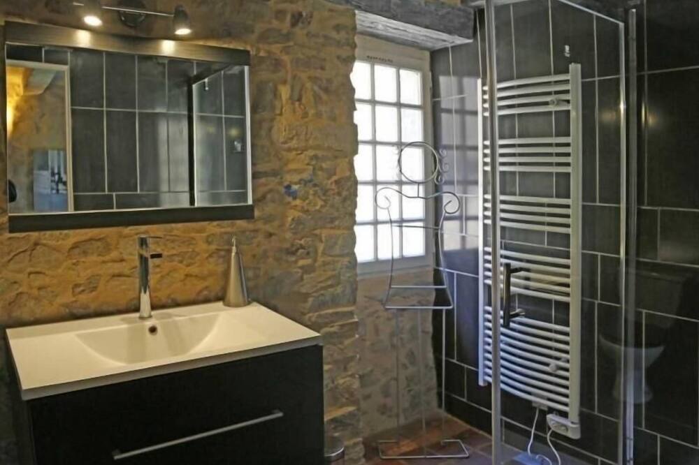 Photo of Bathroom in Chammes