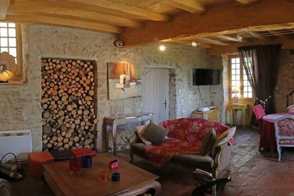 Photo of Livingroom in Chammes