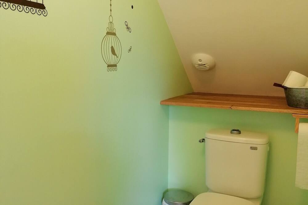 Photo of Bathroom in Marigne-Peuton