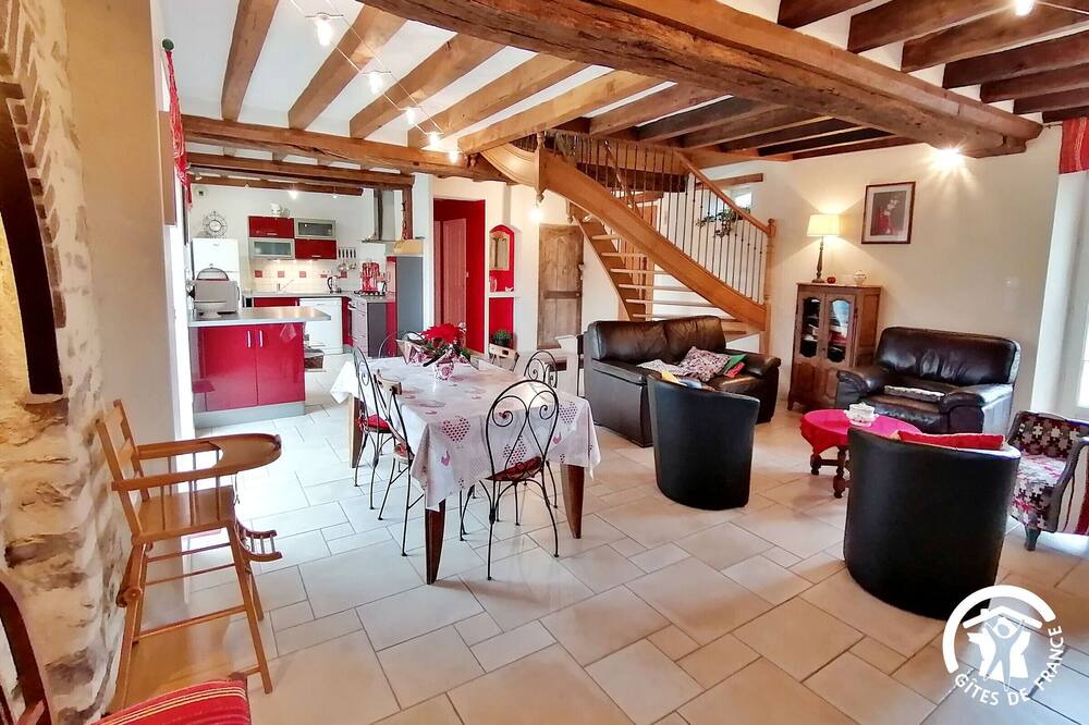 Photo of Livingroom in Marigne-Peuton