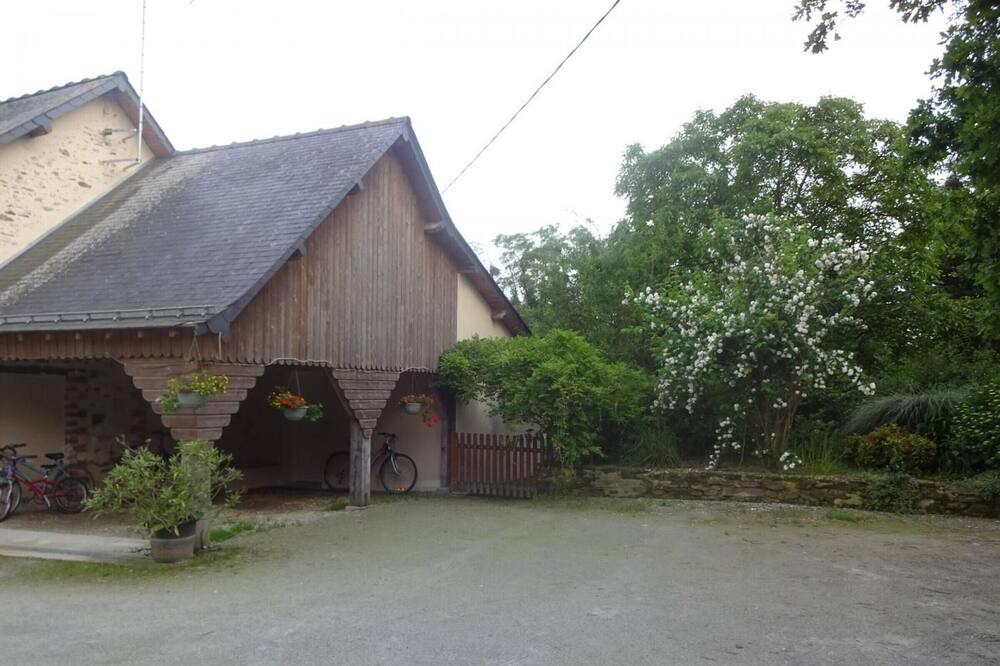 Photo of Outdoor in Marigne-Peuton