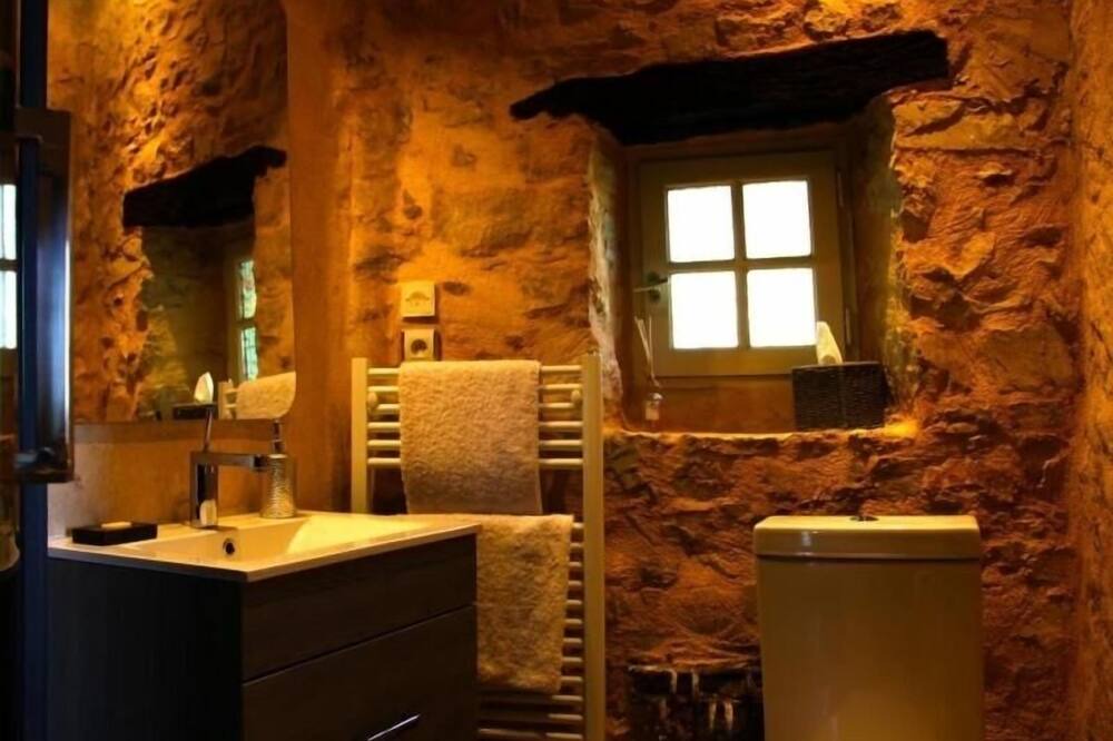 Photo of Bathroom in Chammes