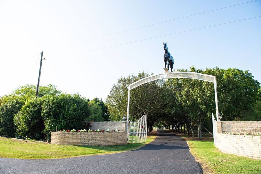 Photo of Outdoor in Cross Roads