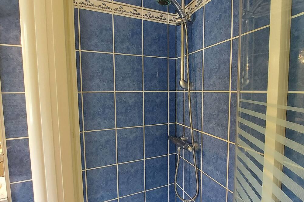 Photo of Bathroom in Montigne-le-Brillant