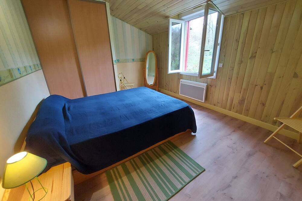 Photo of Bedroom in Montigne-le-Brillant