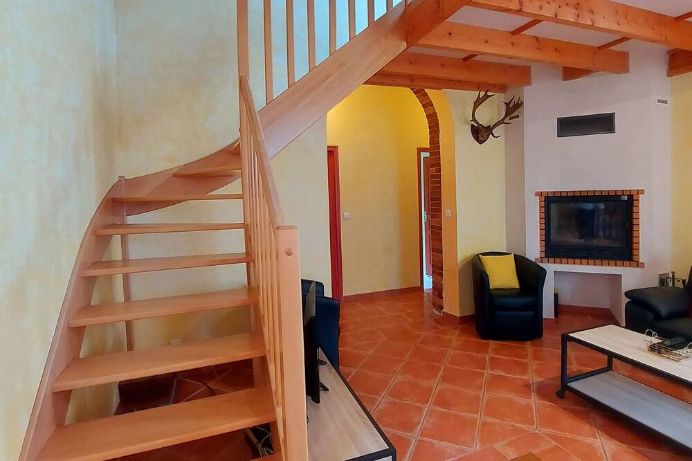 Photo of Livingroom in Montigne-le-Brillant
