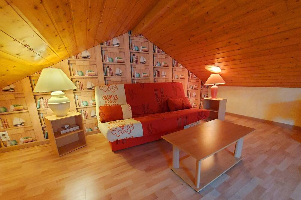 Photo of Livingroom in Montigne-le-Brillant