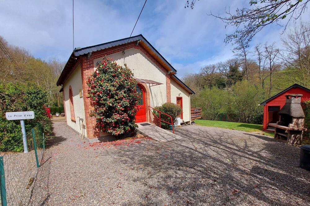 Photo of Outdoor in Montigne-le-Brillant
