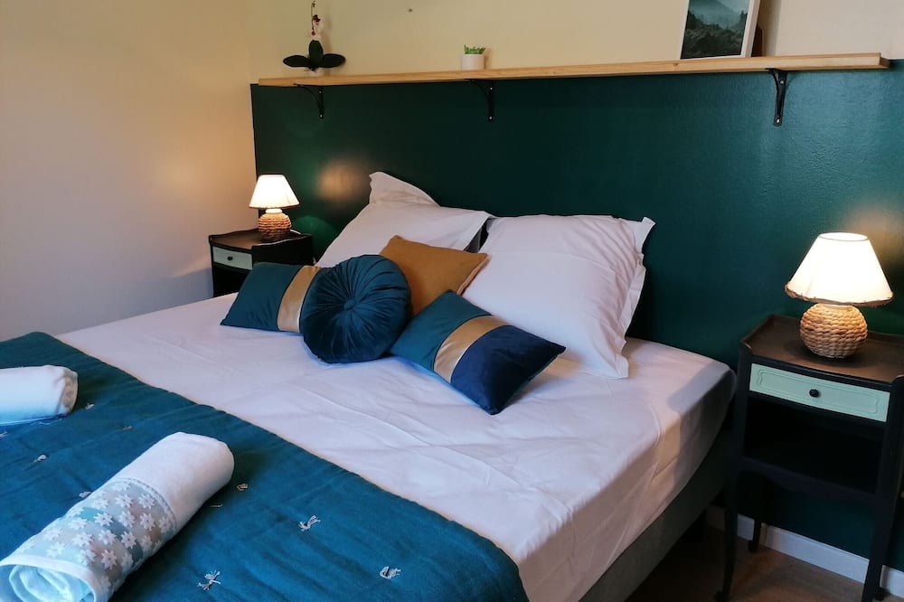 Photo of Bedroom in Cosse-le-Vivien