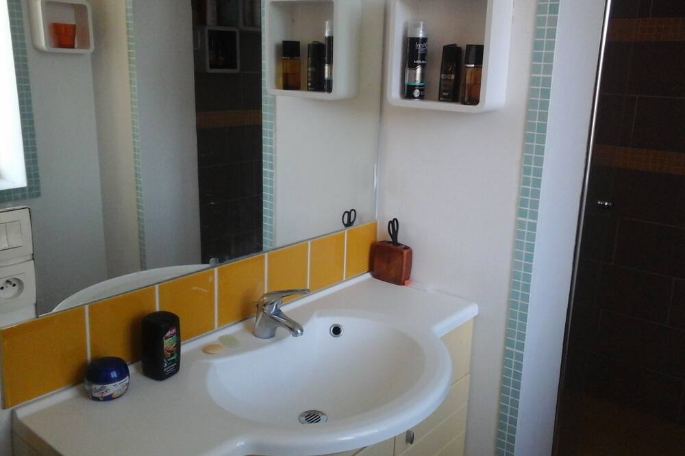 Photo of Bathroom in Maransin