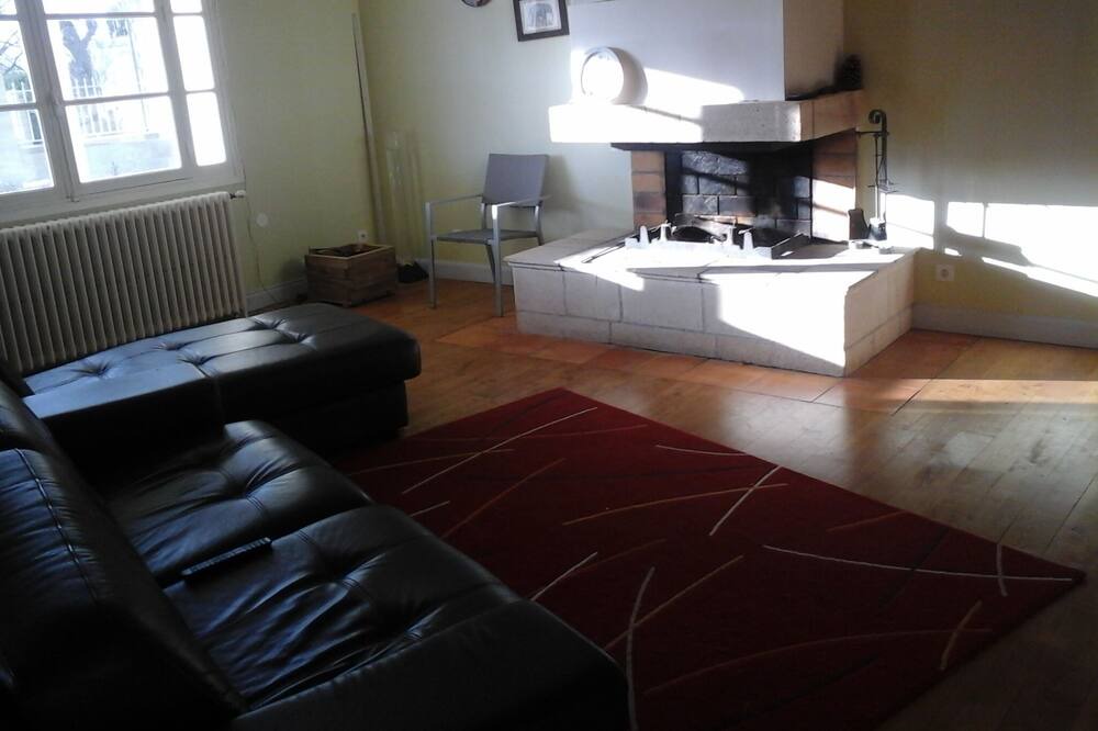 Photo of Bedroom in Maransin