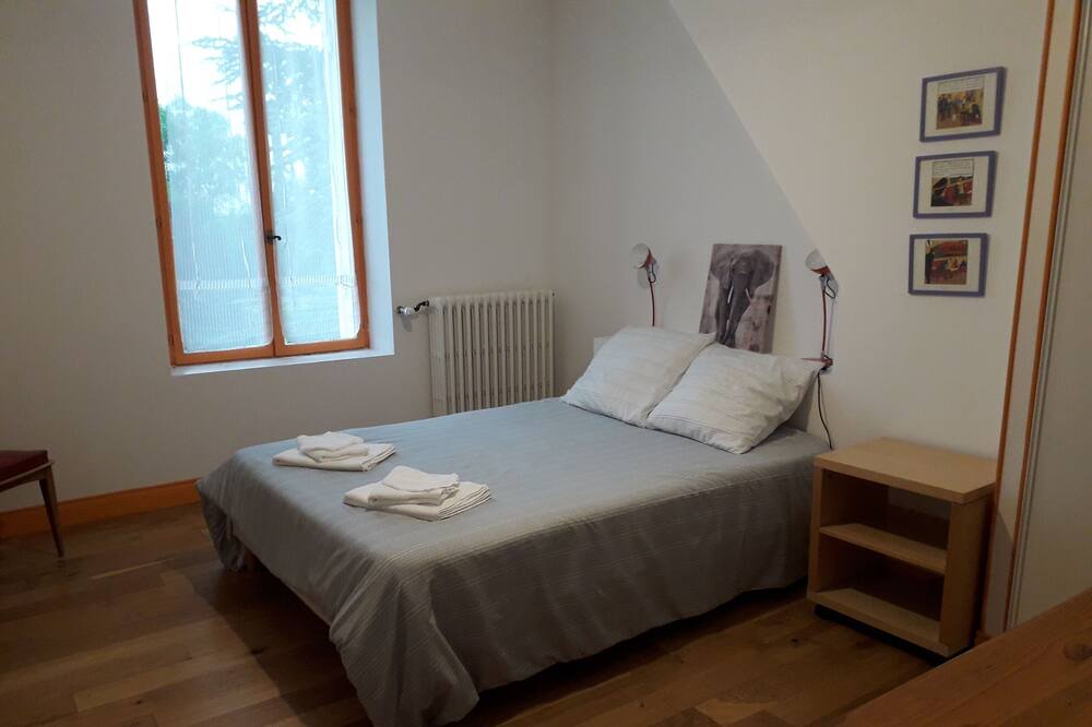 Photo of Bedroom in Maransin